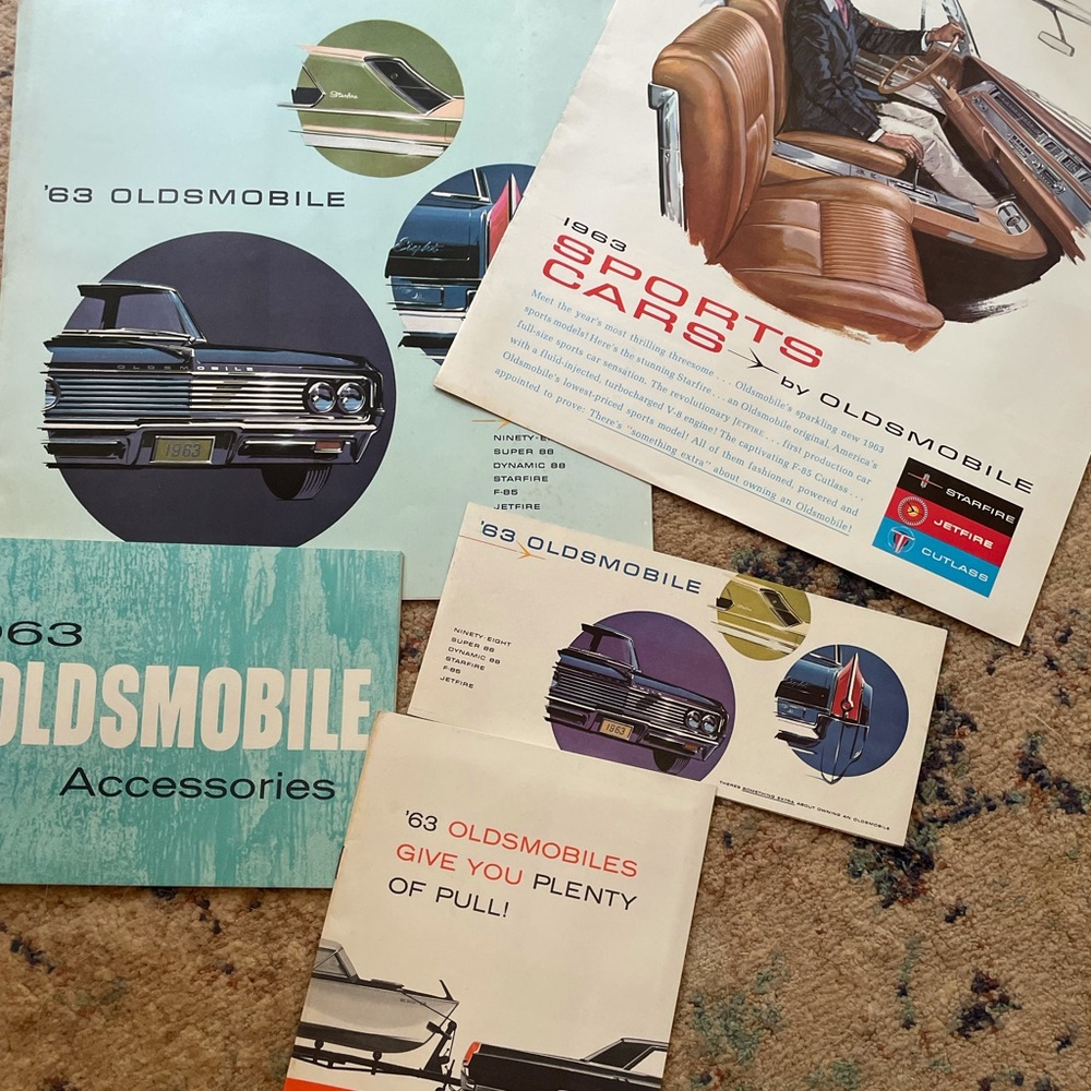 Bundle 1963 Oldsmobile sales brochures